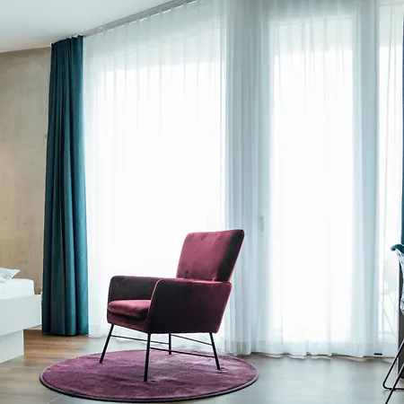 ホテル Meet Eat Sleep Konferenzzentrum In 4*