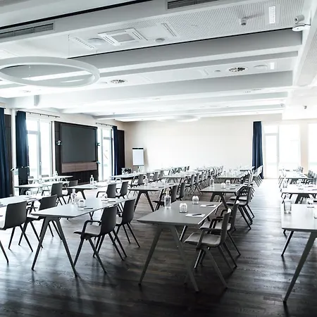 ホテル Meet Eat Sleep Konferenzzentrum In 4*